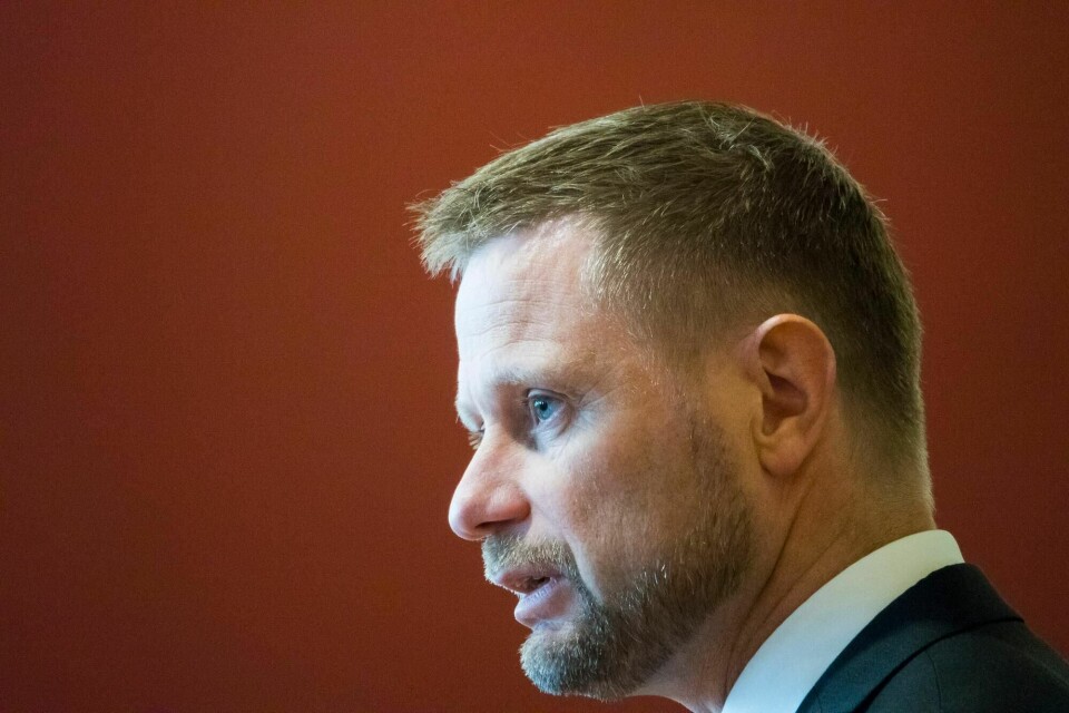 Det er viktig at de involverte finner ut hva som har skjedd. Det er også viktig at de har gode systemer for å rapportere avvik og at de lærer av feil, slik at dette ikke skjer igjen, sier helseminister Bent Høie (H).