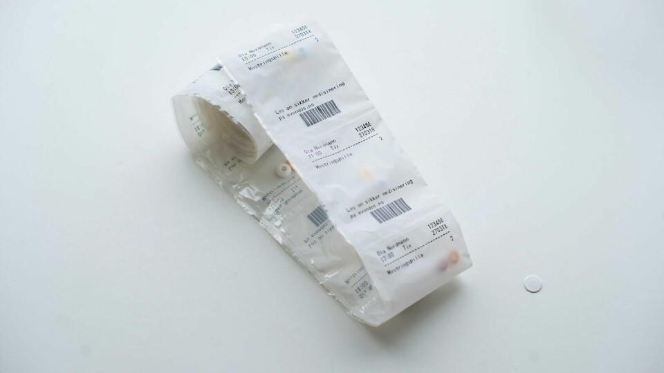 Multidose er maskinell pakking av legemidler i poser til personer som trenger hjelp til å dosere og huske å ta legemidlene sine. Multidose er maskinell pakking av legemidler i poser til personer som trenger hjelp til å dosere og huske å ta legemidlene sine.