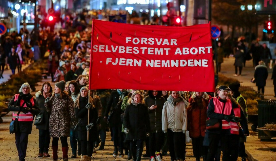 Et rekordstort 8. mars-tog under parolen 'Forsvar selvbestemt abort - fjern nemndene' i Oslo sentrum under markeringen av den internasjonale kvinnedagen.