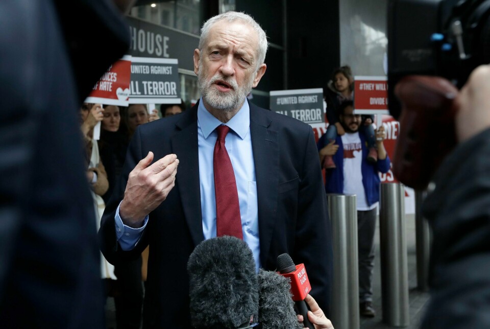 Labour-leder Jeremy Corbyn sier partiet vil fremme mistillitsforslag mot statsminister Theresa Mays regjering om hennes skilsmisseavtale blir nedstemt i Underhuset for tredje gang til uka. Foto: Kirsty Wigglesworth / AP / NTB scanpix