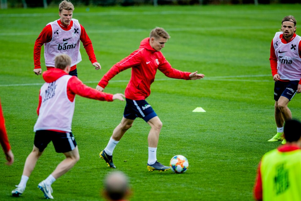 Martin Ødegaard på trening før kampen mellom Spania og Norge. Oliva, Spania 20190320.Martin Ødegaard under treningen til landslaget i fotball før EM-kvalifiseringskampen mot Spania på lørdag.Foto: Stian Lysberg Solum / NTB scanpix