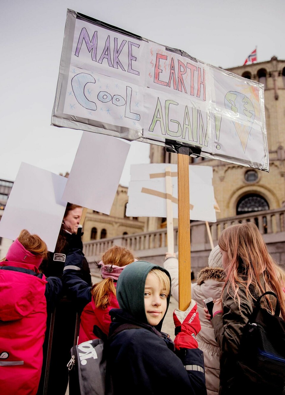 drøbak: 11 år gamle Kristoffer Randall er bekymra. Derfor tok han bussen fra Drøbak til Oslo i går for å delta i klimastreiken. drøbak: 11 år gamle Kristoffer Randall er bekymra. Derfor tok han bussen fra Drøbak til Oslo i går for å delta i klimastreiken.