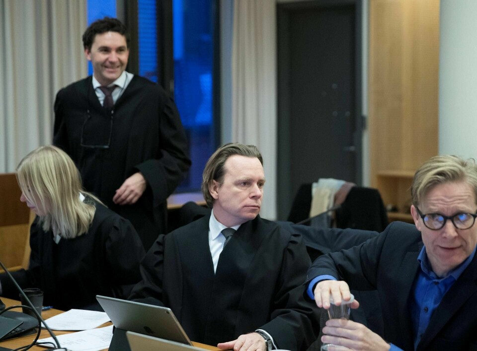 I RETTEN: Aleris-saken har vart siden 14. januar og har sluttdato 12. april. Advokatene Eirik Edvardsen (stående), Stina Eriksson (sittende, f.v.), Arne Torsten Andersen og Pål Christian Stange representerer alle Aleris. FOTO: BERIT ROALD/NTB SCANPIX