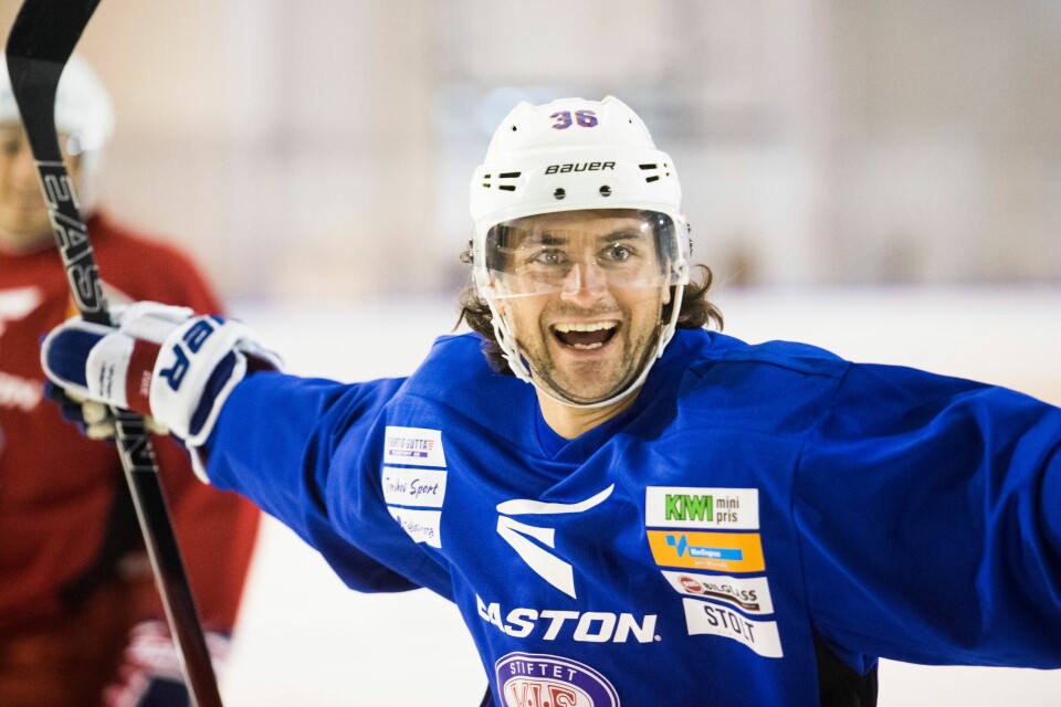 Mats «Zucca» Zuccarello deltok på Vålerenga Ishockey sin trening i Jar Isforum torsdag. Foto: Jon Olav Nesvold / NTB scanpix Mats «Zucca» Zuccarello deltok på Vålerenga Ishockey sin trening i Jar Isforum torsdag. Foto: Jon Olav Nesvold / NTB scanpix
