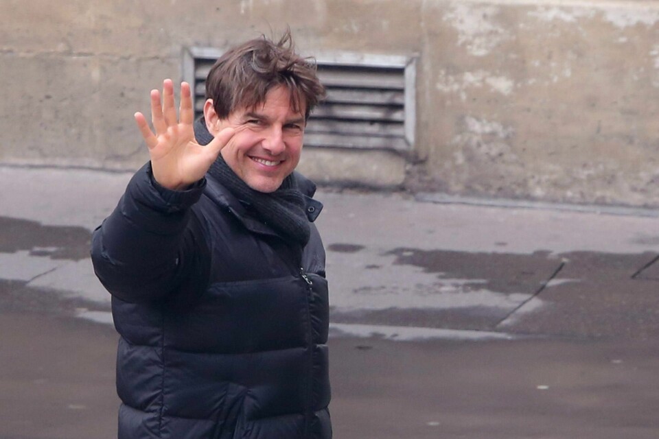 Tom Cruise har skadet ankelen og må utsette filminnspillingen på Prekestolen. Her fra filming til «Mission Impossible 6» i Paris tidligere i vår. Foto: AP/NTB scanpix