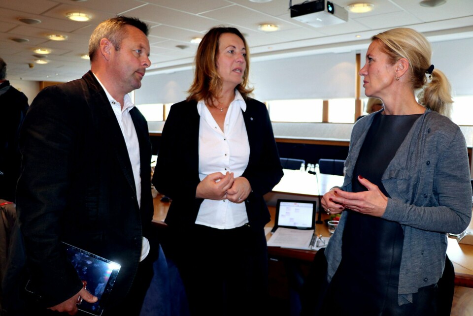 Her Finnøy-ordfører Henrik Halleland, Rennesøy-ordfører Dagny Sunnanå Hausken og Stavanger-ordfører Christine Sagen Helgø. Foto: Arne Birkemo
