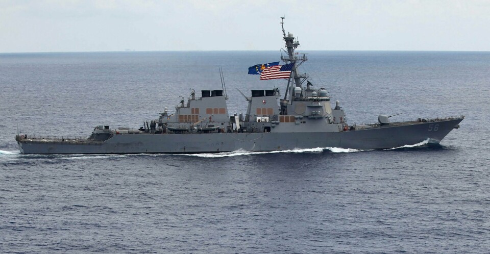 USS John S. McCain fotografert utenfor kysten av Vietnam. Mandag morgen kolliderte jageren med et tankskip øst for Singapore.