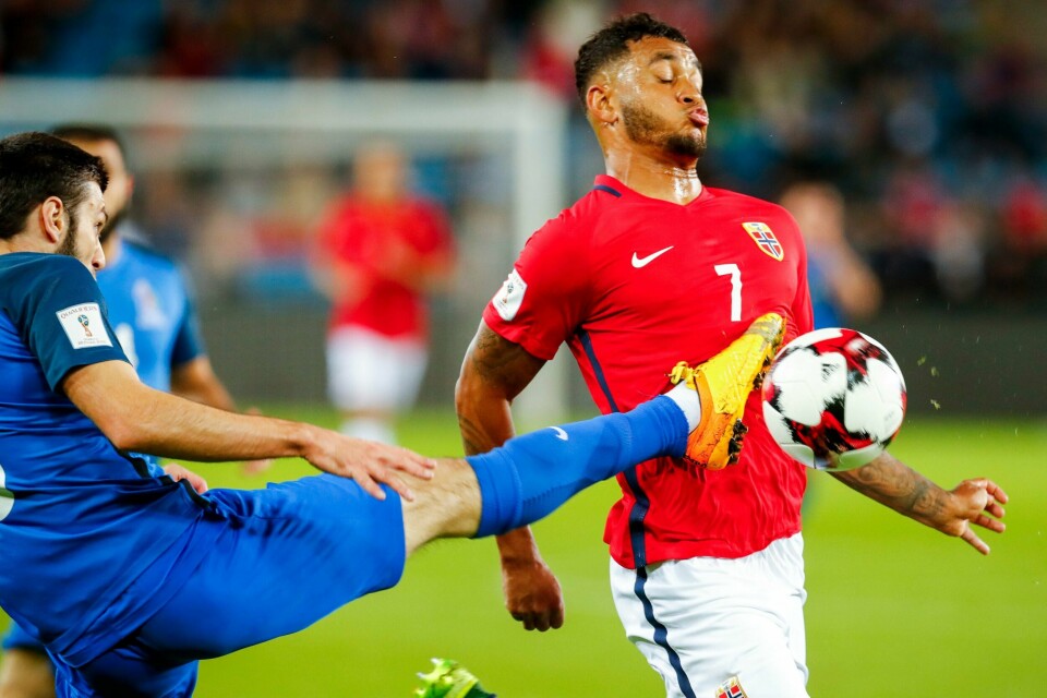 Joshua King var Norges beste mot Aserbajdsjan, og både skaffet og satte straffen som ga Norges første mål. Foto: Heiko Junge / NTB scanpix