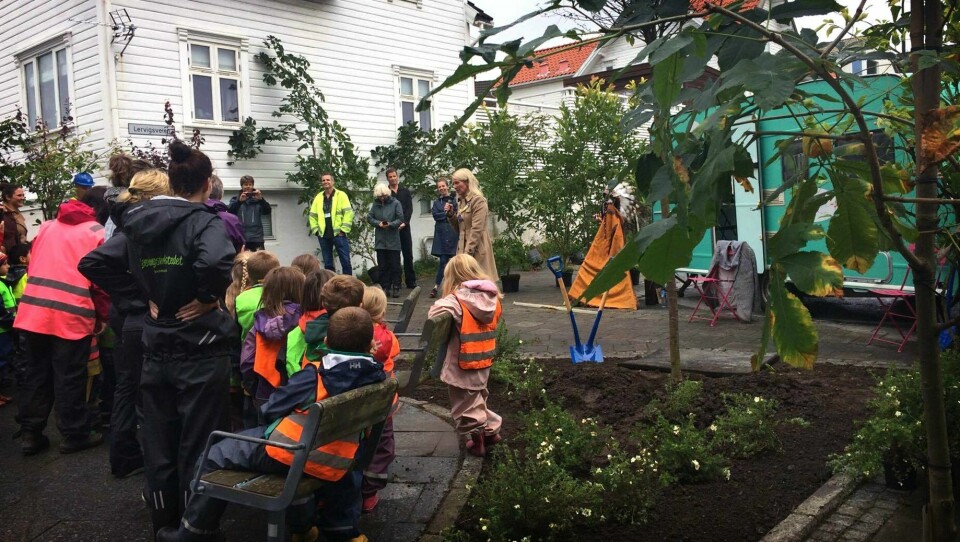 Ordfører Christine Sagen Helgø (H) under torsdagens startskudd for treplanting. Foto: Privat