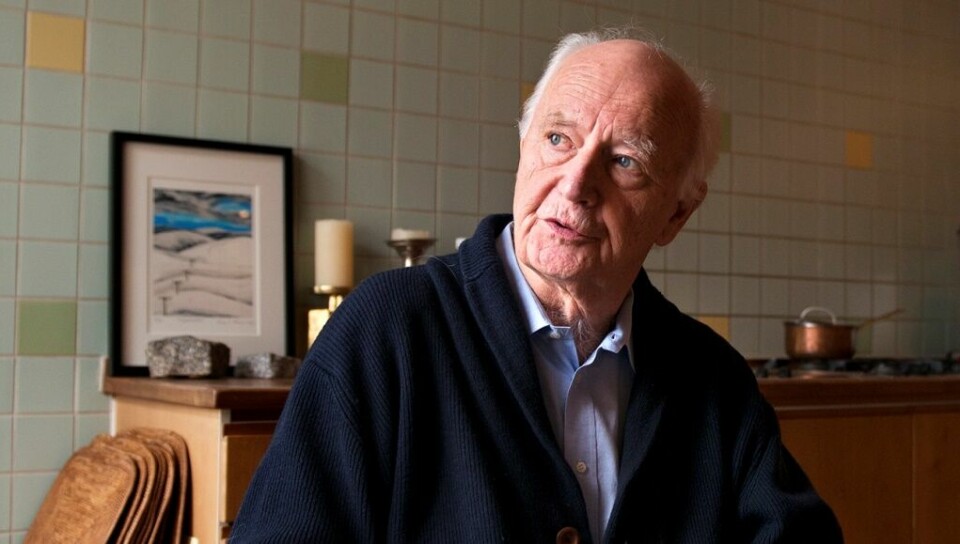 Thorvald Stoltenberg har fortsatt tro på Jonas Gahr Støre som Ap-leder etteer valgnederlaget. Thorvald Stoltenberg har fortsatt tro på Jonas Gahr Støre som Ap-leder etteer valgnederlaget.
