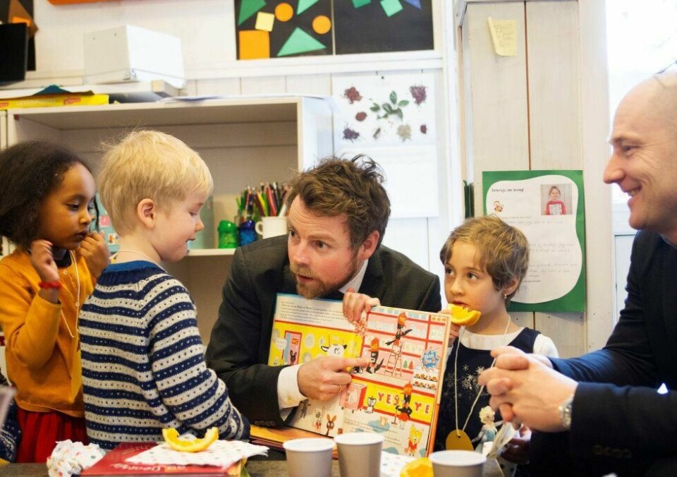 TIDLIG NOK?: Kunnskapsminister Torbjørn Røe Isaksen mener at frafall i videregående skole starter den dagen barna begynner i barneskolen. Men er dette tidlig nok, spør kronikkforfatterne. FOTO: ARNE OVE BERGO