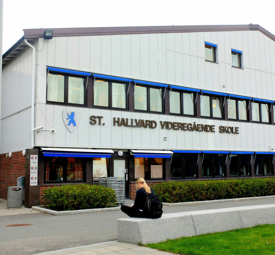 Åstedet: 4. september ble en 16 år gammel jente knivstukket en rekke ganger ved St. Hallvard videregående skole i Lier. Hun ble alvorlig skadet, men overlevde angrepet. FOTO: KATRINE STRØM Åstedet: 4. september ble en 16 år gammel jente knivstukket en rekke ganger ved St. Hallvard videregående skole i Lier. Hun ble alvorlig skadet, men overlevde angrepet. FOTO: KATRINE STRØM