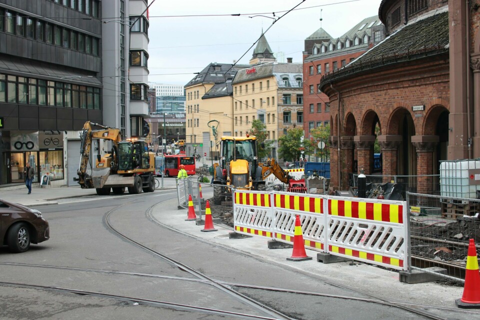 Oslo Sporveier har bestilt 87 nye trikker, som skal leveres i 2020. Derfor må en del av trikkeskinnene i Oslo, som her rundt Kirkeristen oppgraderes.