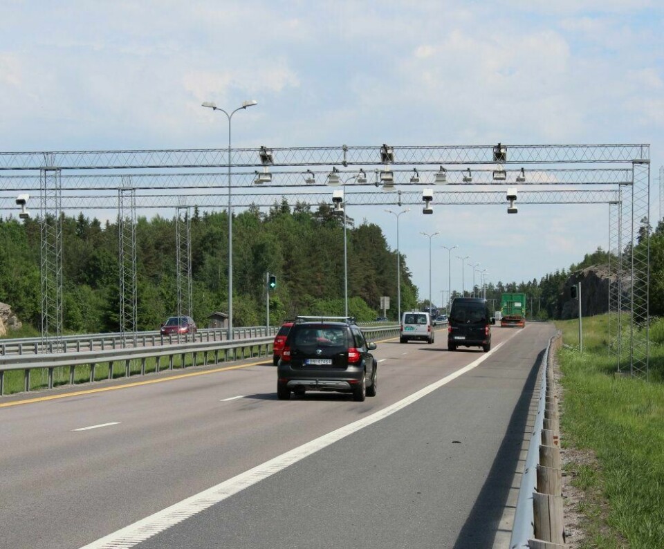 AVSLAG: Det kan bli billigere bompassering på E6 ved Moss når Østfold bompengeselskap får tilskudd for å redusere takstene. Det er Erlend Wiborg (Frp, innfelt) godt fornøyd med.