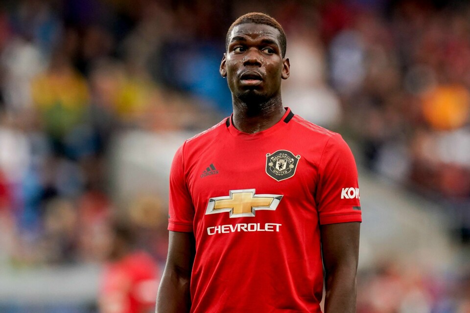 Paul Pogba var ikke å se da resten av laget ankom London tirsdag før Premier-League kampen mot Arsenal onsdag.