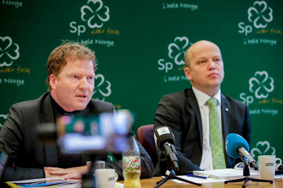 Sps Sigbjørn Gjelsvik (t.v.), her sammen med partileder Trygve Slagsvold Vedum, er sterkt kritisk til sammenslåingen av Akershus, Buskerud og Østfold til nye Viken fylke.