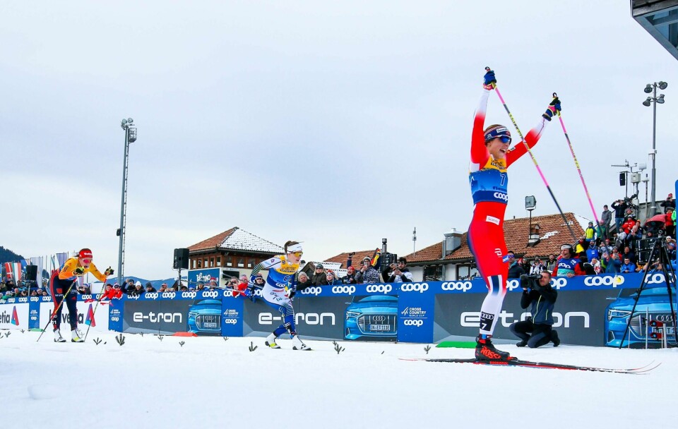 Astrid Uhrenholdt Jascobsen kom først i mål på etappe nummer 100 i Tour de Ski.