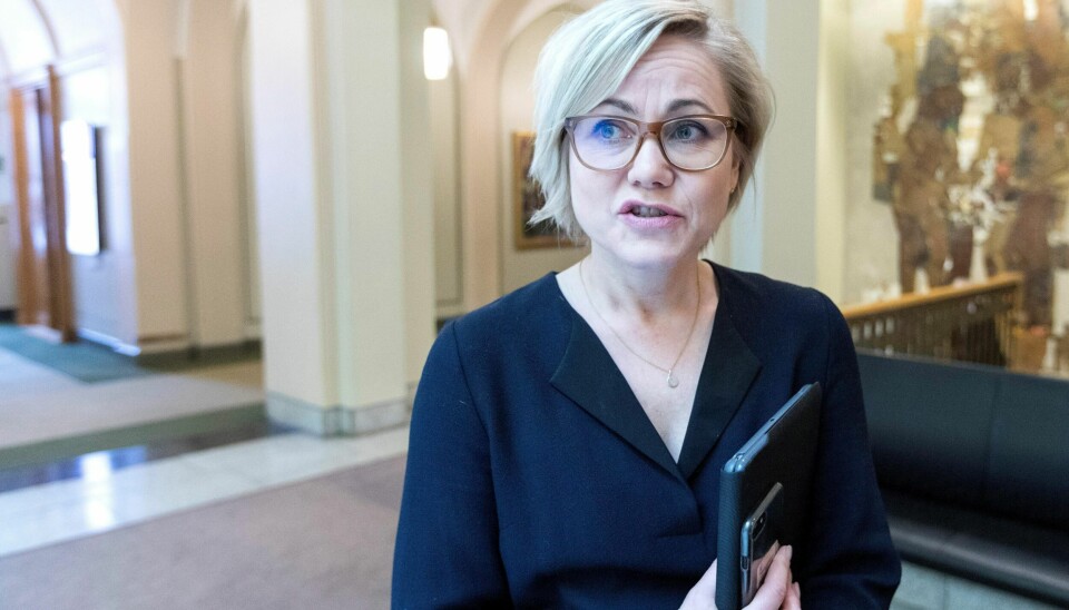 Ingvild Kjerkol sier at hun forstår Norsk Psykologforenings bekymring for psykologbemanningen i kommunene.