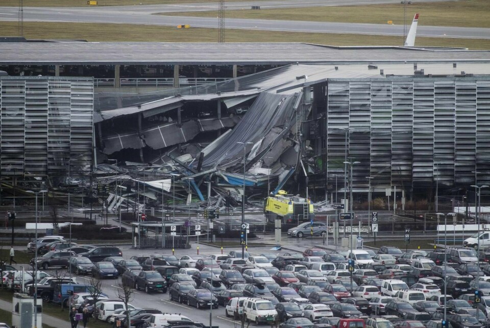 Brannen i parkeringshuset på flyplassen ble raskt til en polariserende debatt om elbiler. Foto: Carina Johansen/NTB scanpix