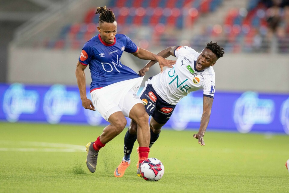 Chidera «Chiddi» Ejuke (t.v.) i aksjon for Vålerenga i fjor. Foto: Audun Braastad/NTB scanpix