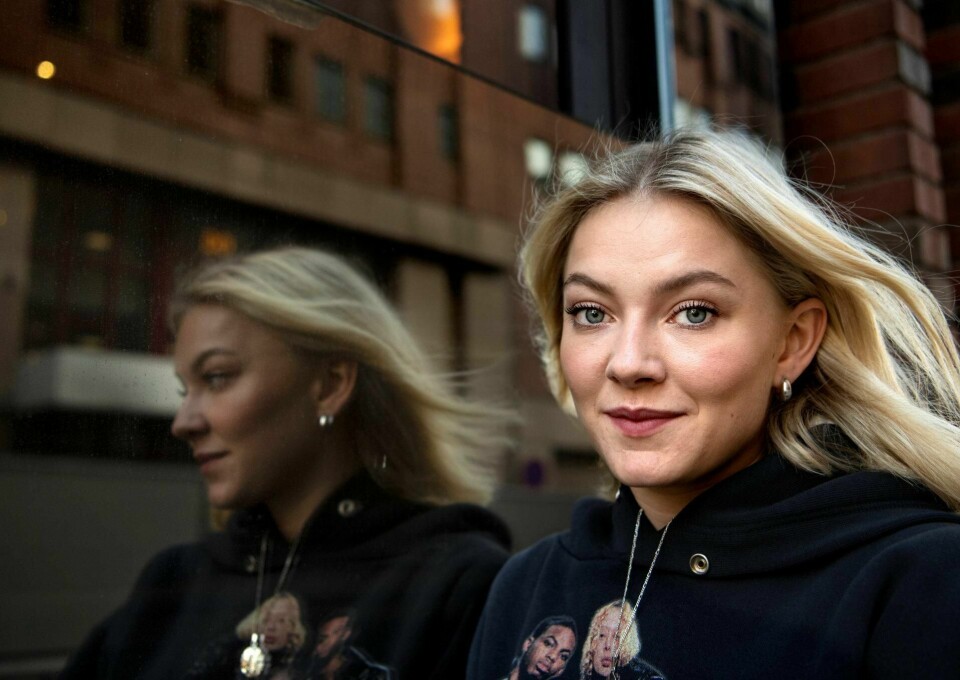 Singelaktuelle Astrid S er lei av at media går ut ifra at hun som kvinnelig artist ikke lager musikken sin selv, mens hennes mannlige kolleger får en annen behandling.