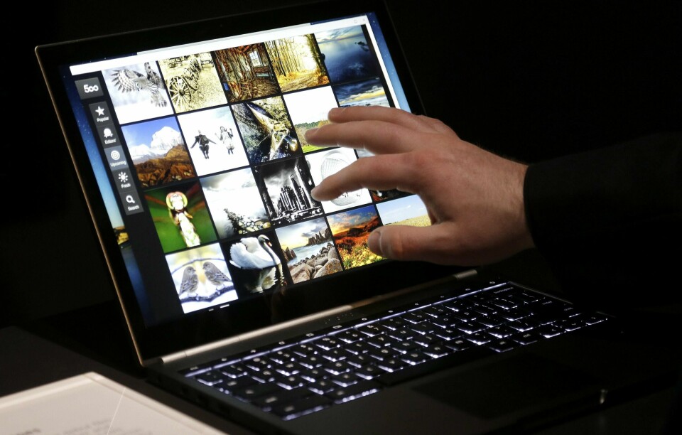 Flertallspartiene har vedtatt at elevene skal gå i 5. klasse før de får med seg chromebook hjem.