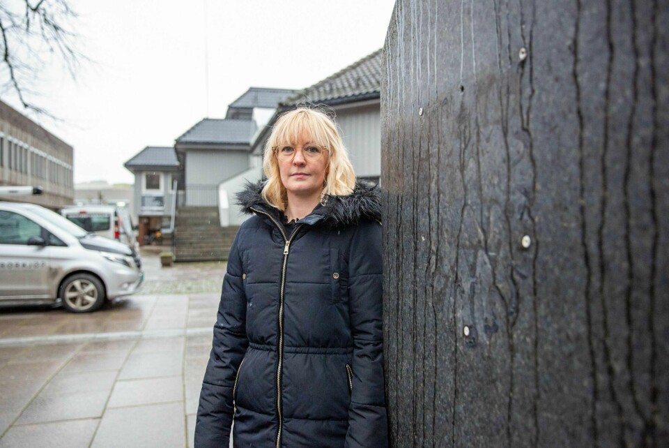 Renate Holtet er ansvarlig for den visuelle profilen i nye Moss kommune. Hun forteller at kråka på baustasteinen i gågata skulle blitt værende. Nå har den i stedet blitt stjålet.