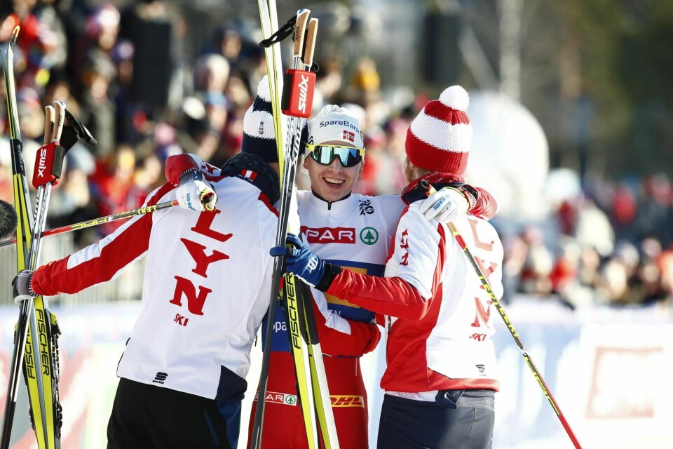 NM-gull i stafett til Lyn, Johan Tjelle, Hans Christer Holund og Simen Hegstad Krüger under 3x10 km stafett for menn under NM på ski.