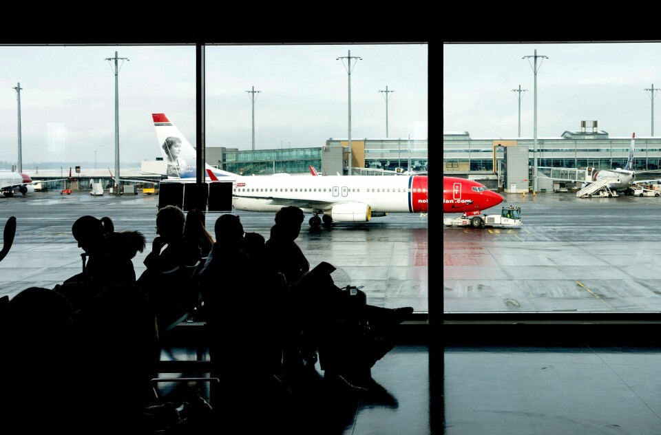 Det er morsomt å sitte ved gaten hvis man har lastet ned Avinor-appen. Foto: Gorm Kallestad/NTB scanpix