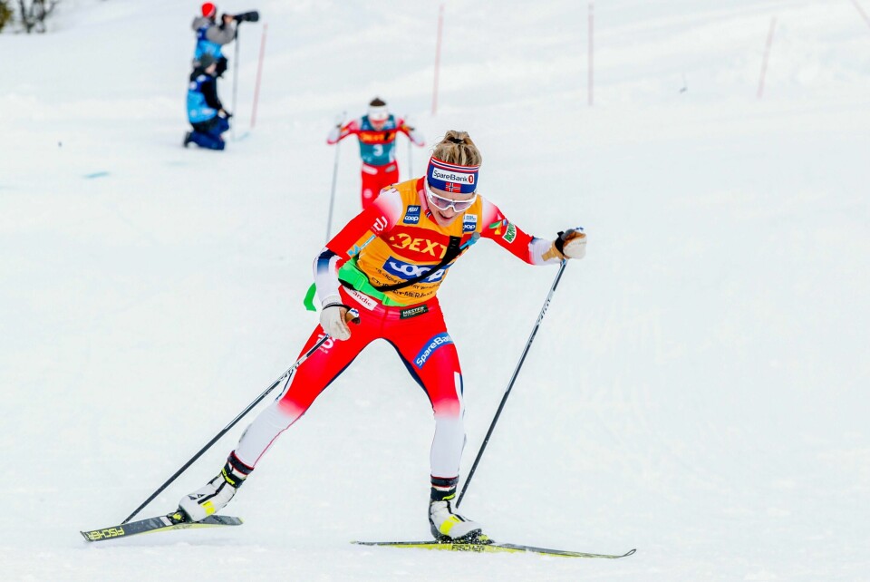 Therese Johaug fikk Ingvild Flugstad Østberg nærmere og nærmere.