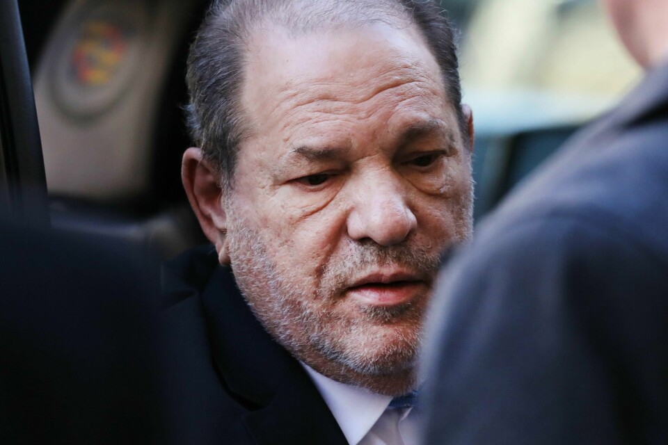 NEW YORK, NEW YORK - FEBRUARY 24: Harvey Weinstein enters a Manhattan court house as a jury continues with deliberations in his trial on February 24, 2020 in New York City. On Friday the judge asked the jury to keep deliberating after they announced that they are deadlocked on the charges of predatory sexual assault. Weinstein, a movie producer whose alleged sexual misconduct helped spark the #MeToo movement, pleaded not-guilty on five counts of rape and sexual assault against two unnamed women and faces a possible life sentence in prison. Spencer Platt/Getty Images/AFP== FOR NEWSPAPERS, INTERNET, TELCOS & TELEVISION USE ONLY ==