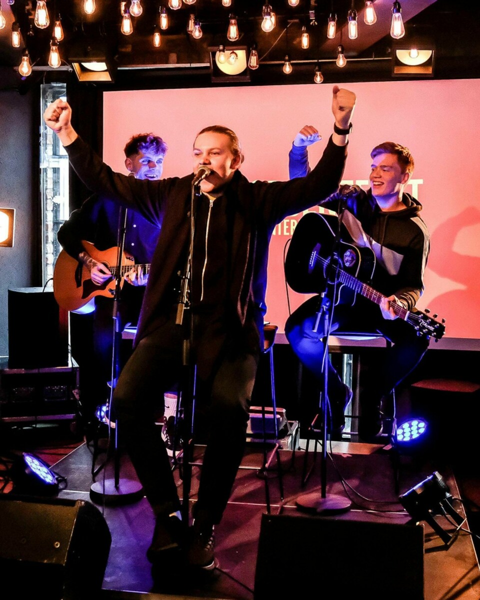 Gruppa Lüt satte Bylarm forsiktig i gang torsdag formiddag.