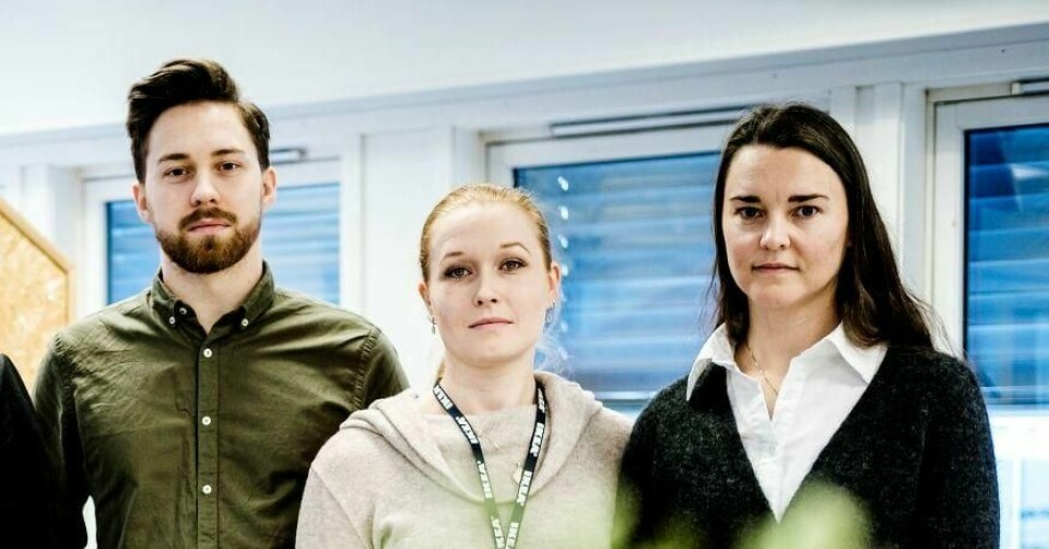 Daniel Romero, Carina Velle og Siri Linn Alstad er skuffet over at de ikke får bonuspengene de hørte om fra første dag på jobb.