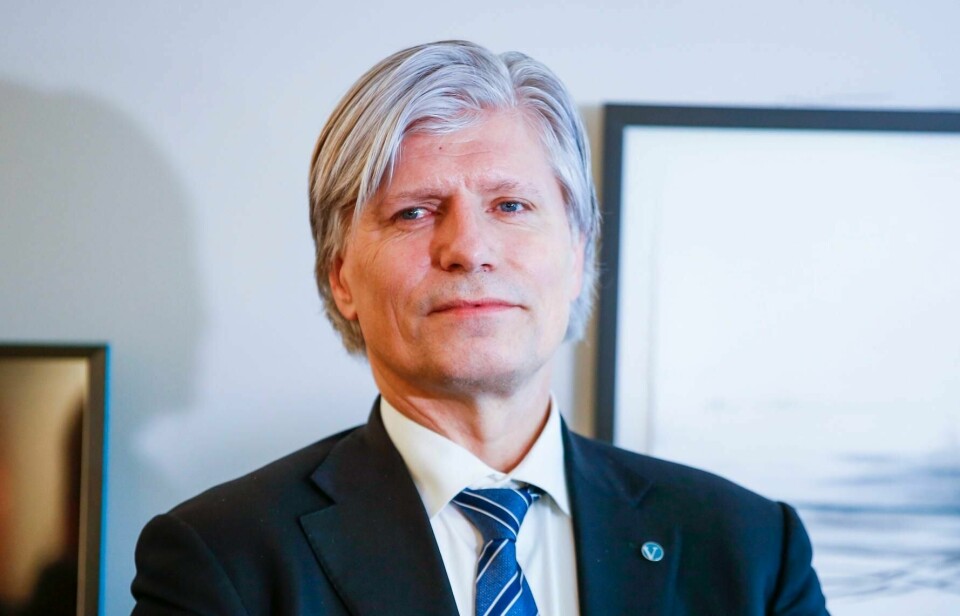 Ola Elvestuen måtte i januar gi fra seg nøkkelen til statsrådskontoret i Klima- og miljødepartementet til Sveinung Rotevatn. Nå fyrer han løs mot partileder Trine Skei Grande.