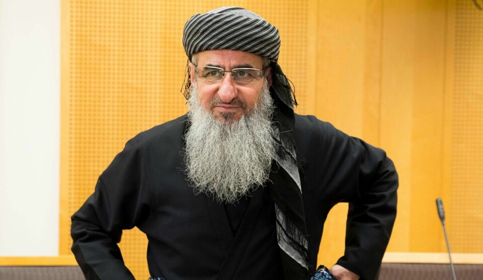 Mulla Krekar i retten i fjor høst der vilkårene for utlevering til Italia ble behandlet.