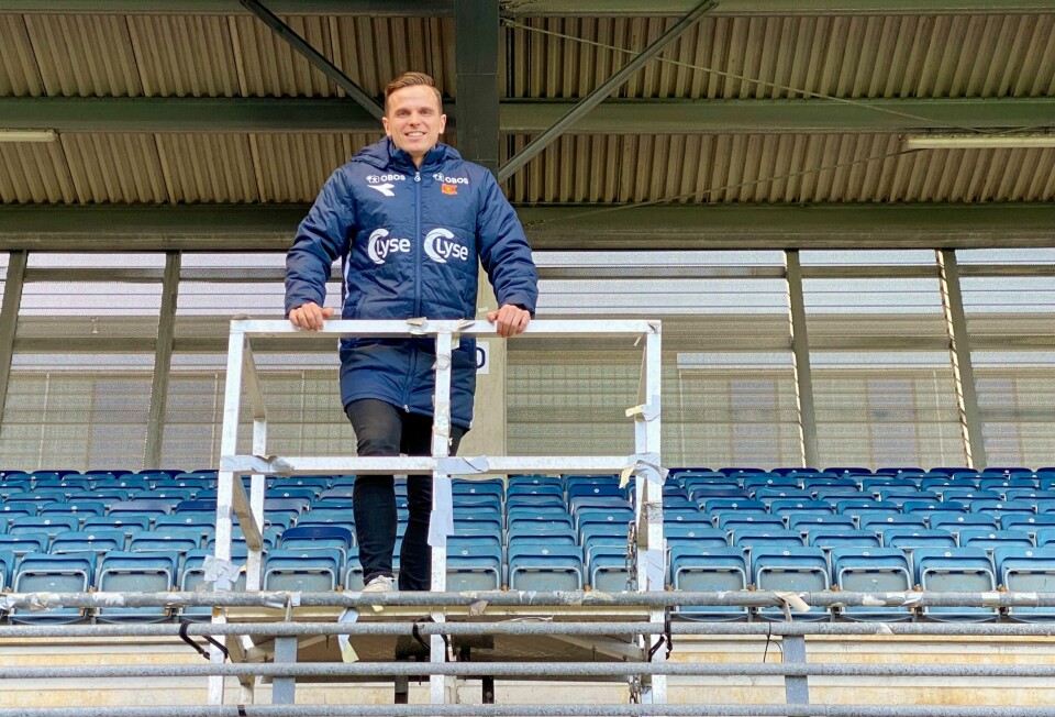 Ståplassene, nå i mer moderne og sikre former, er for fullt på vei tilbake blant de syngende supporterne på SR-Bank Arena. Feltet bak Eirik Bjørnø (bildet) omgjøres nå til et såkalt «Safe Standing»-område. Foto: Viking FK