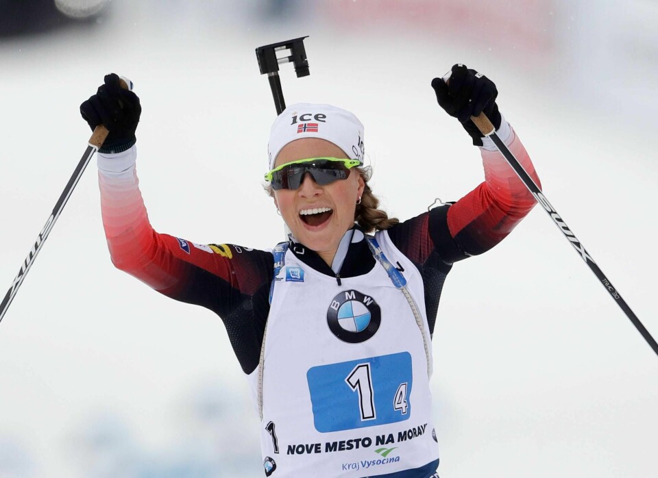 Tiril Eckhoff hadde en ny stor dag i skiskytterløypa søndag. Foto: Petr David Josek AP / NTB scanpix