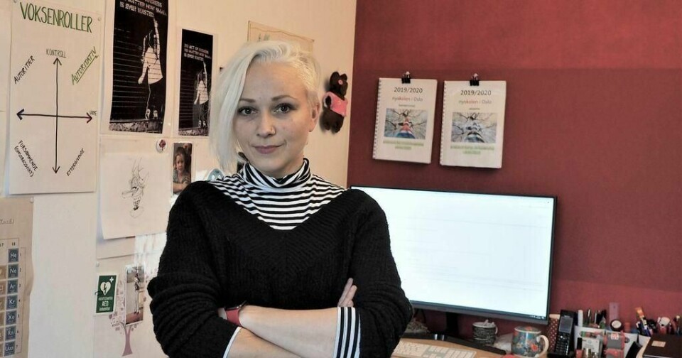 Rektor og daglig leder Sunniva Sandanger på friskolen Nyskolen i Oslo har besluttet å stenge i to uker. Fra i morgen har elevene nettundervisning.