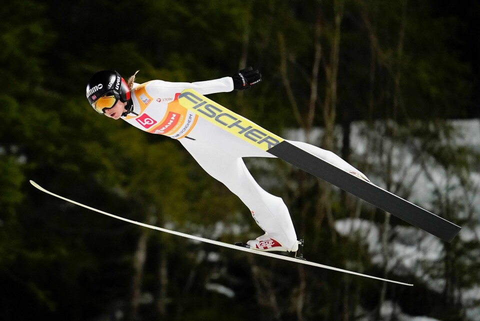 Maren Lundby i aksjon i Granåsen onsdag kveld.