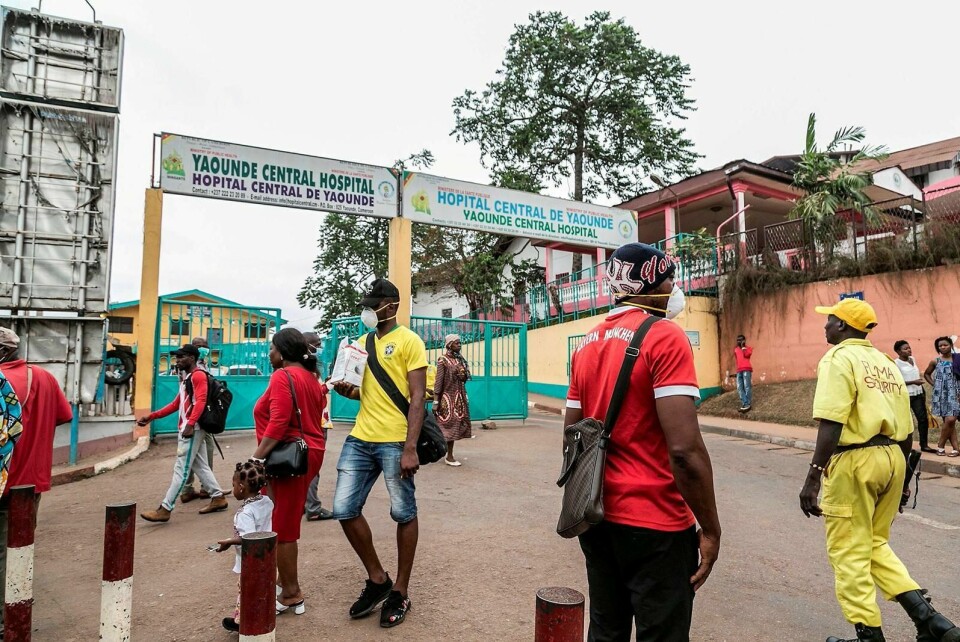 Første tilelle av koronasmitte i Kamerun blei oppdaga 6. mars, i hovudstaden Yaoundé. Etter det kom maskane raskt på. Foto: AFP/NTB scanpix