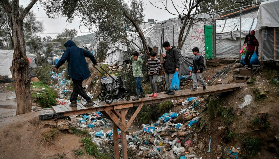 Menneskene som bor i flyktningleiren Moria på den greske øya Lesvos har liten mulighet til å beskytte seg mot koronaviruset, advarer Leger Uten Grenser Norge.