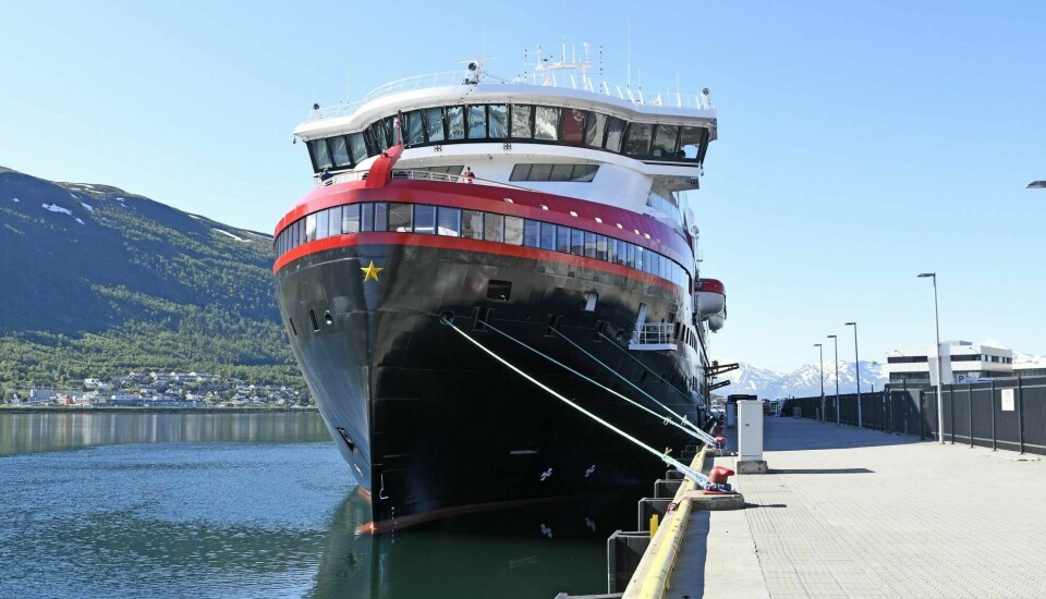 Hurtigrutens ekspedisjonsskip MS Roald Amundsen ble nektet anløp i Chile og er nå på vei til Falklandsøyene. Her ved kai i Tromsø i juli i fjor før jomfruturen.