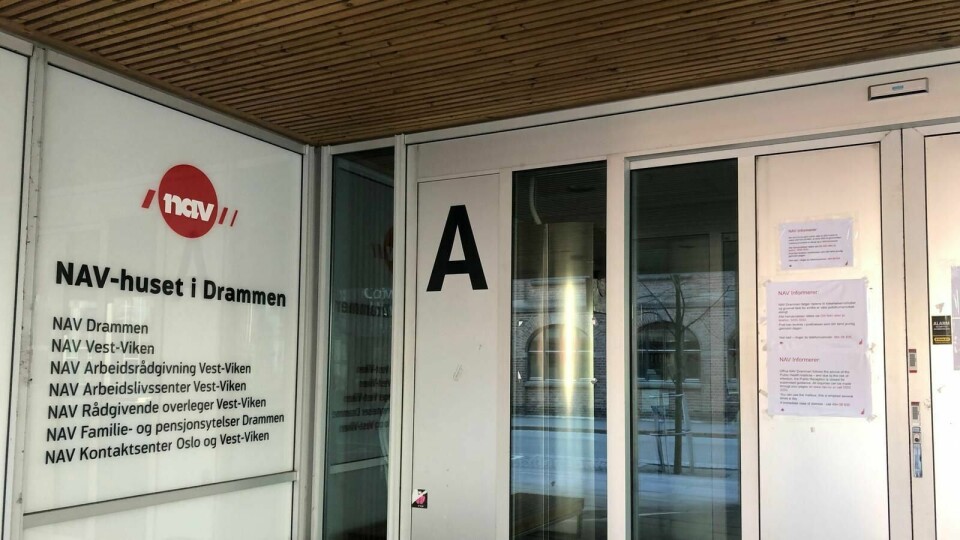 De som har mistet inntekten sin som følge av koronakrisen, vil kunne få penger raskt inn på konto, uten å måtte vente på at dagpengesøknaden blir behandlet.