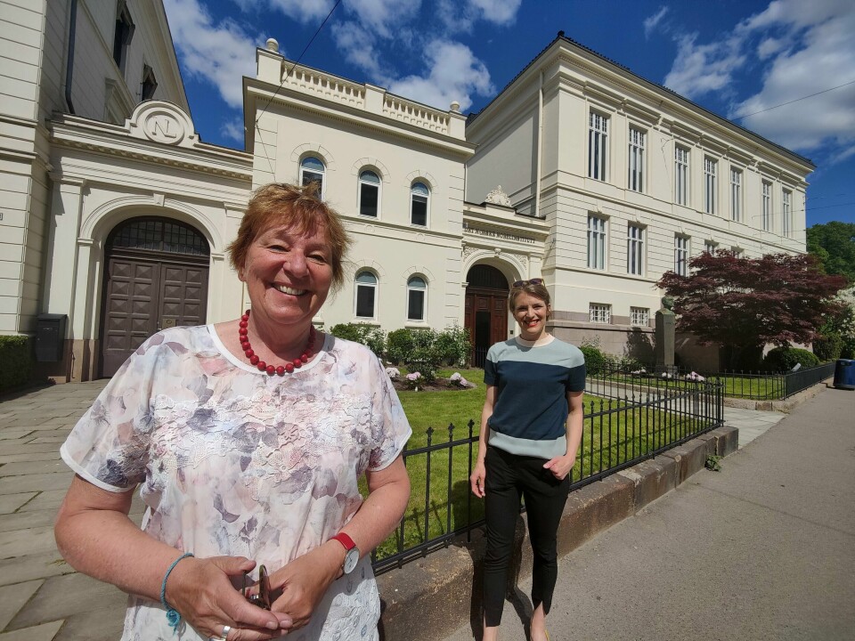 Oslo-ordfører Marianne Borgen (til venstre) og stortingsrepresentant Kari Elisabeth Kaski (begge for SV) foran Nobelinstituttets hovedkvarter i Oslo. Oslo-ordfører Marianne Borgen (til venstre) og stortingsrepresentant Kari Elisabeth Kaski (begge for SV) foran Nobelinstituttets hovedkvarter i Oslo.