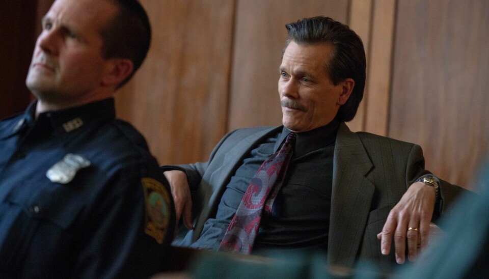 Kevin Bacon her i rollen som politimannen Jack i «City On A Hill», som har handlingen satt til 1990-tallets Boston. Kevin Bacon ser vi her i rollen som politimannen Jack i 'City On A Hill' en serie som har handlingen satt til 1990-tallets Boston. Foto: Claire Folger