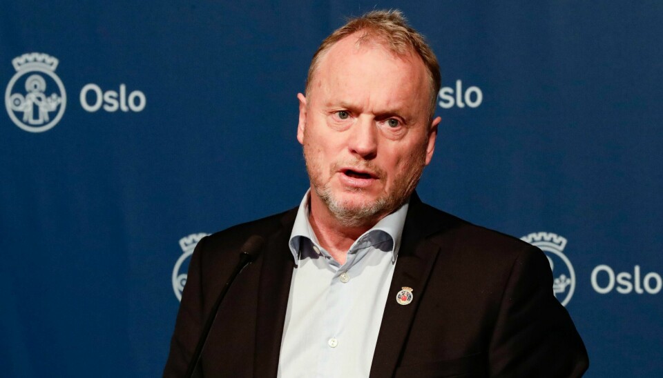 I Oslo jobber byrådsleder Raymond Johansen (Ap) med en plan for gjenåpning av hovedstaden, som kan være klar neste uke. Han mener Oslo må gjenåpnes ved at de sist innførte tiltakene lettes først.