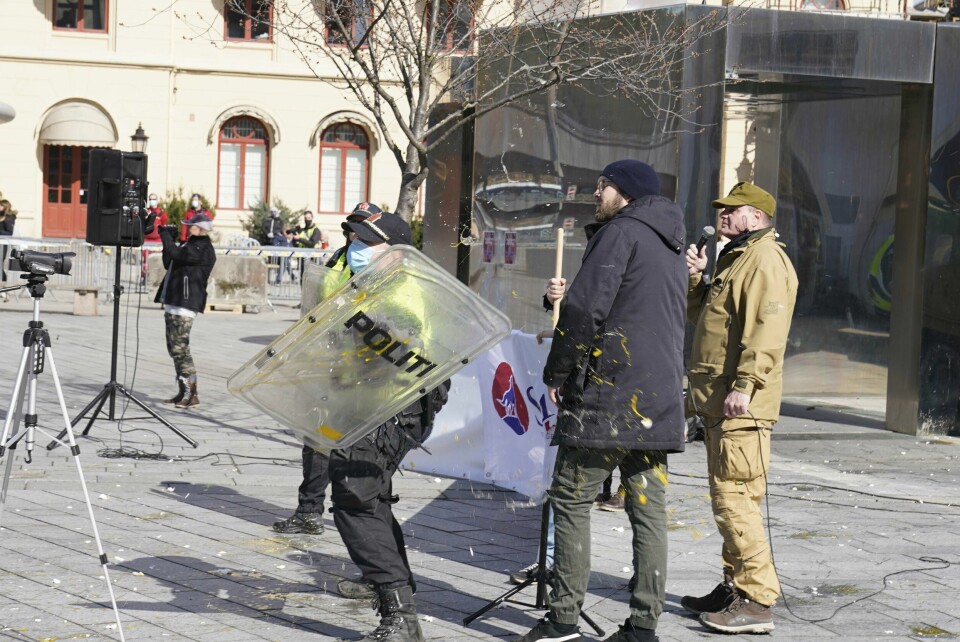 SIAN (Stopp Islamiseringen av Norge), demonstrerer på Strømsø Torg i Drammen lørdag. Foto: Heiko Junge / NTB SIAN (Stopp Islamiseringen av Norge), demonstrerer på Strømsø Torg i Drammen lørdag. Foto: Heiko Junge / NTB