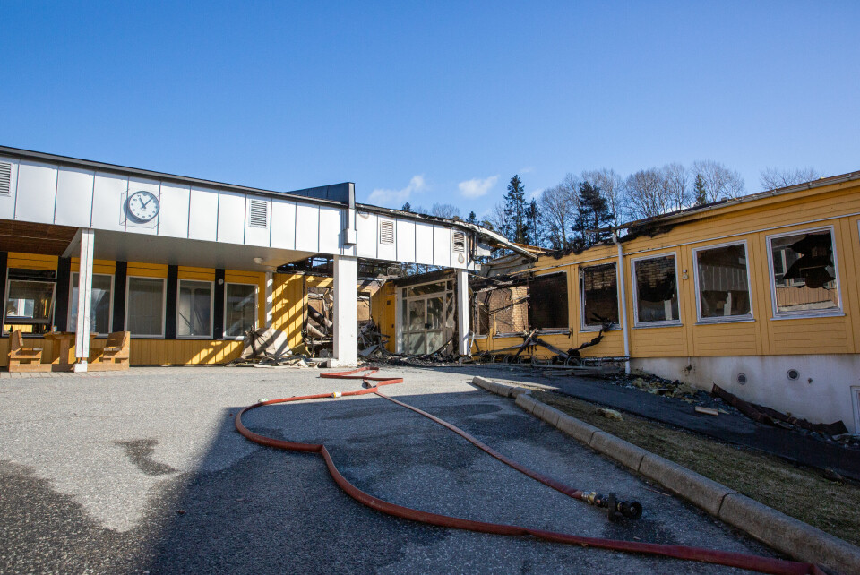 Skolen ble totalskadd i brannen. Skolen ble totalskadd i brannen.