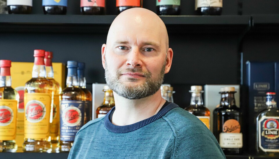 Morten Paulsen bruker dagene til å smake seg frem til nye akevittyper. Morten Paulsen bruker dagene til å smake seg frem til nye akevittyper.