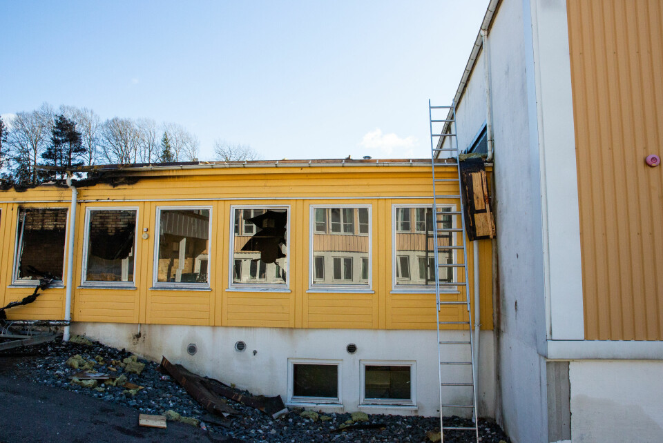 Skolen ble totalskadd i brannen. Skolen ble totalskadd i brannen.